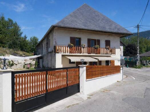 Maison à vendre 420 000 € 4 pièces 3 chambres 130 m² 325 m² de terrain Saint-Ours 73410