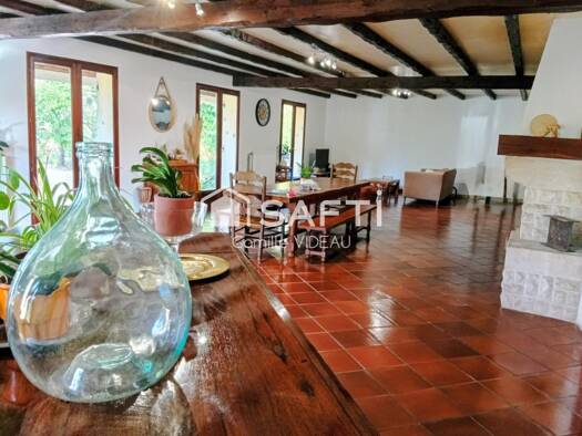 Maison à vendre 189 000 € 5 pièces 4 chambres 196 m² 12 406 m² de terrain Saint-Pierre-du-Palais 17270