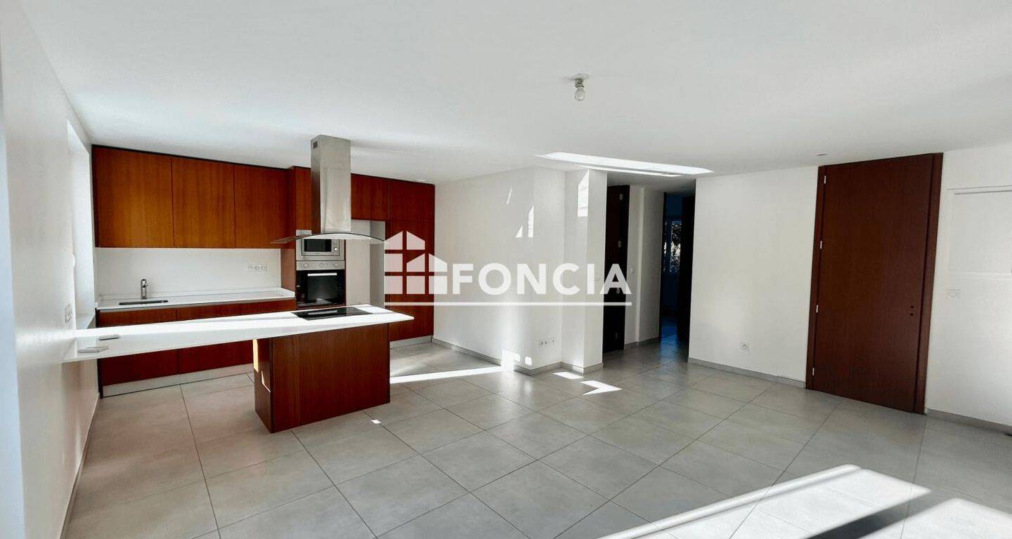 Appartement 4 pièces 75 m² · à Bron · 74,7 m² · 1 078 €/mois