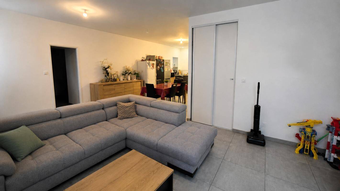 Appartement 3 pièces 82 m² · à Beaurepaire · 82 m² · 690 €/mois