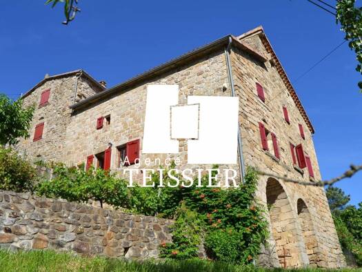 Mas à vendre 560 000 € 11 pièces 7 chambres 230 m² 29 000 m² de terrain Saint-Pierre-Saint-Jean 07140