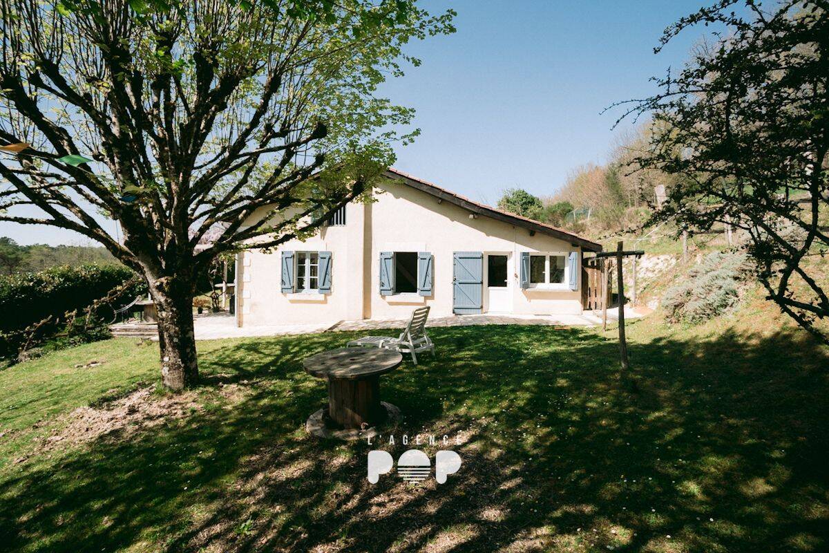 Maison 8 pièces 228 m² · à Château-l'Évêque · 228,3 m² · 259 000 €