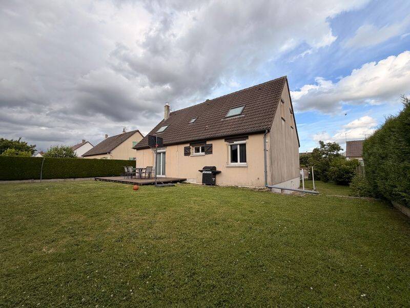 Maison 8 pièces 178 m² · à Lucé · 178 m² · 298 000 €