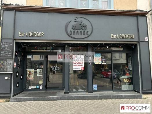 Bar / Café à vendre Fonds de commerce 124 000 € 180 m² d'espace de restauration Chartres 28000