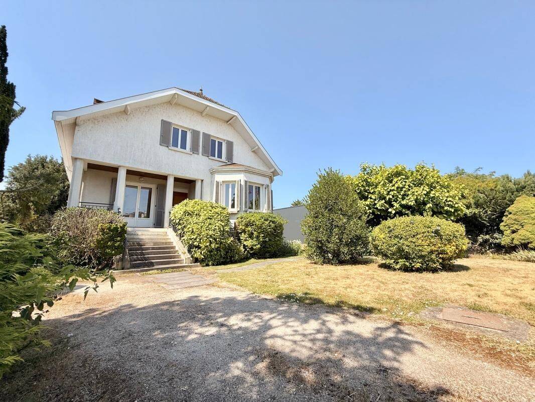 Maison 4 pièces 141 m² · à Genlis · 141,2 m² · 249 000 €