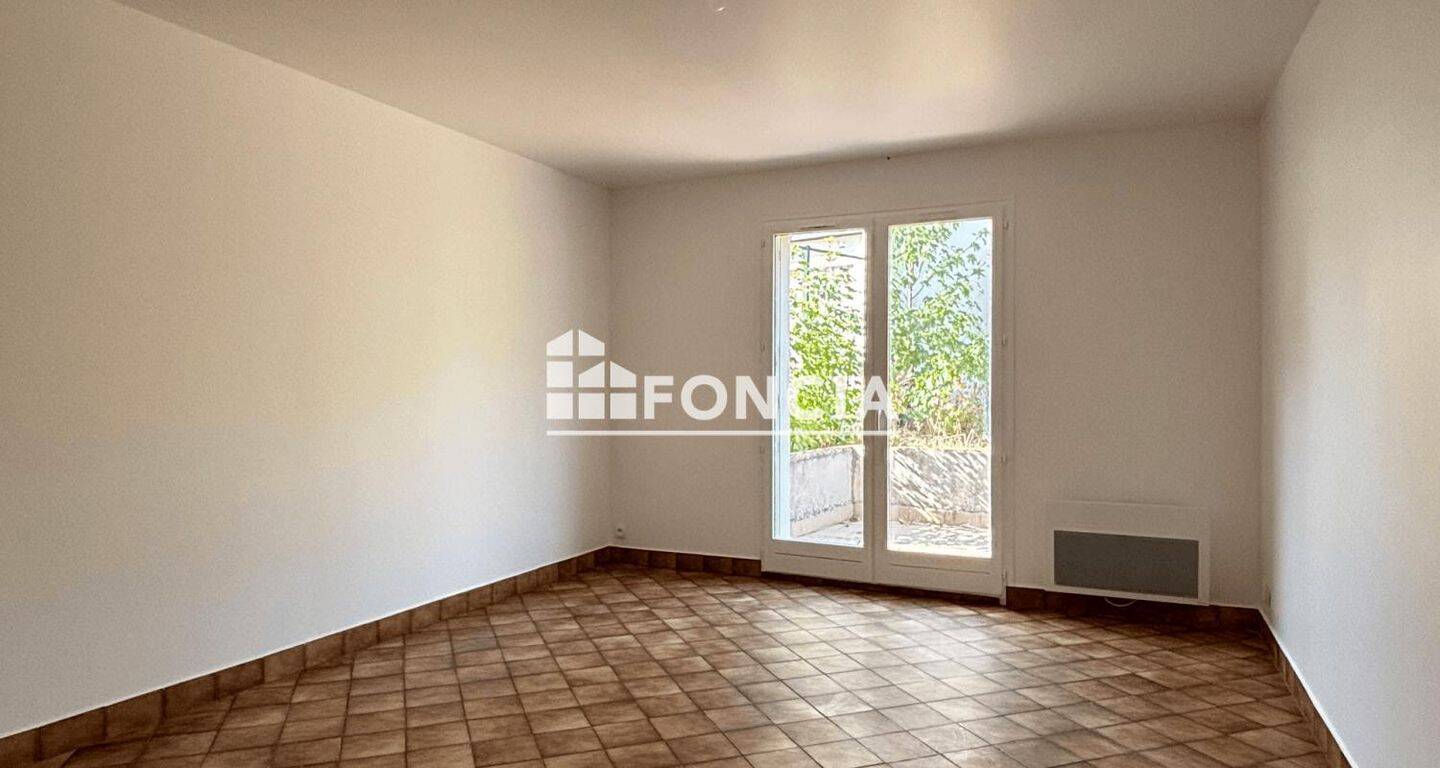 Appartement 3 pièces 66 m² · à Étampes · 65,5 m² · 999 €