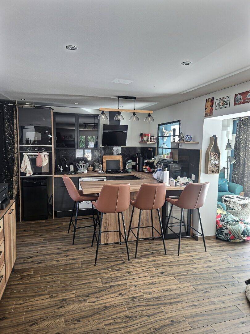 Appartement 4 pièces 91 m² · à Le Luc · 91 m² · 235 000 €