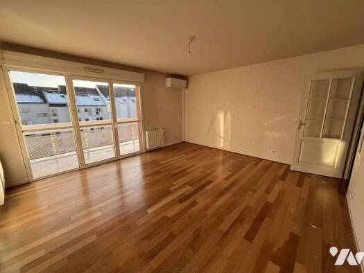 Appartement à vendre 242 480 € 3 pièces 2 chambres 66,1 m² Étage 4/4 Tours 37000