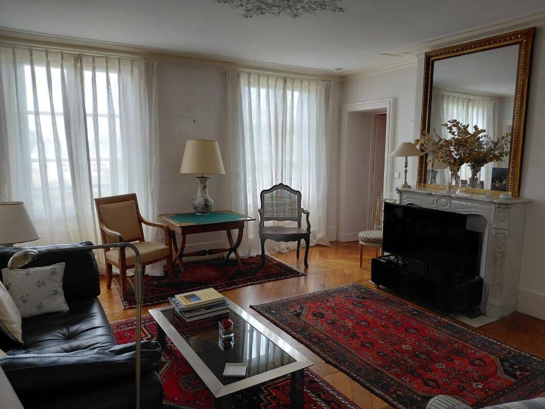 Appartement 3 pièces 83 m² · à Versailles · 83 m² · 2 000 €/mois