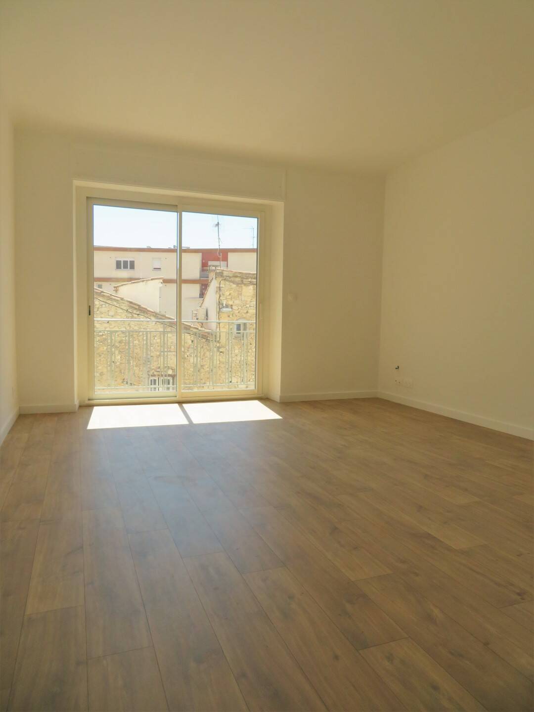 Appartement 4 pièces 88 m² · à Nîmes · 88 m² · 1 090 €