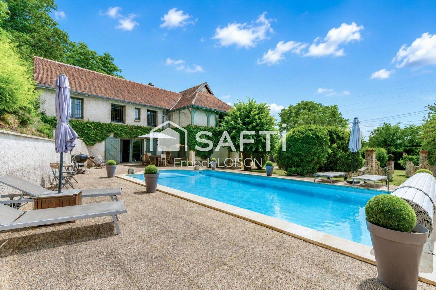Maison 8 pièces 197 m² · à La Croix-en-Touraine · 197 m² · 542 000 €
