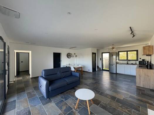 Maison à louer - Première occupation 1 300 € 5 pièces 120 m² Saint-Hilaire-de-Brethmas 30560