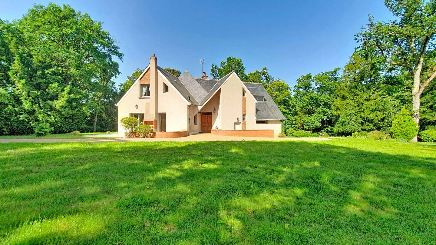 Maison 8 pièces 228 m² · à Saint-Avertin · 228 m² · 693 000 €