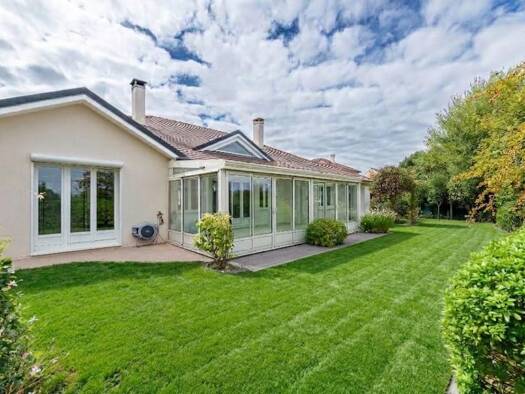 Villa à vendre 1 075 000 € 6 pièces 5 chambres 236 m² 1 179 m² de terrain Tillet et Est Bussy-Saint-Georges 77600