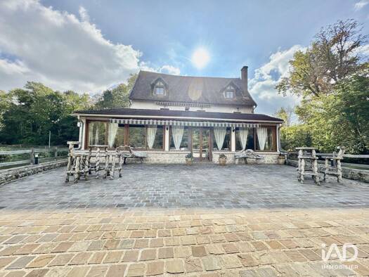 Local commercial à vendre 1 750 000 € 520 m² de surface de vente Varennes-Jarcy 91480