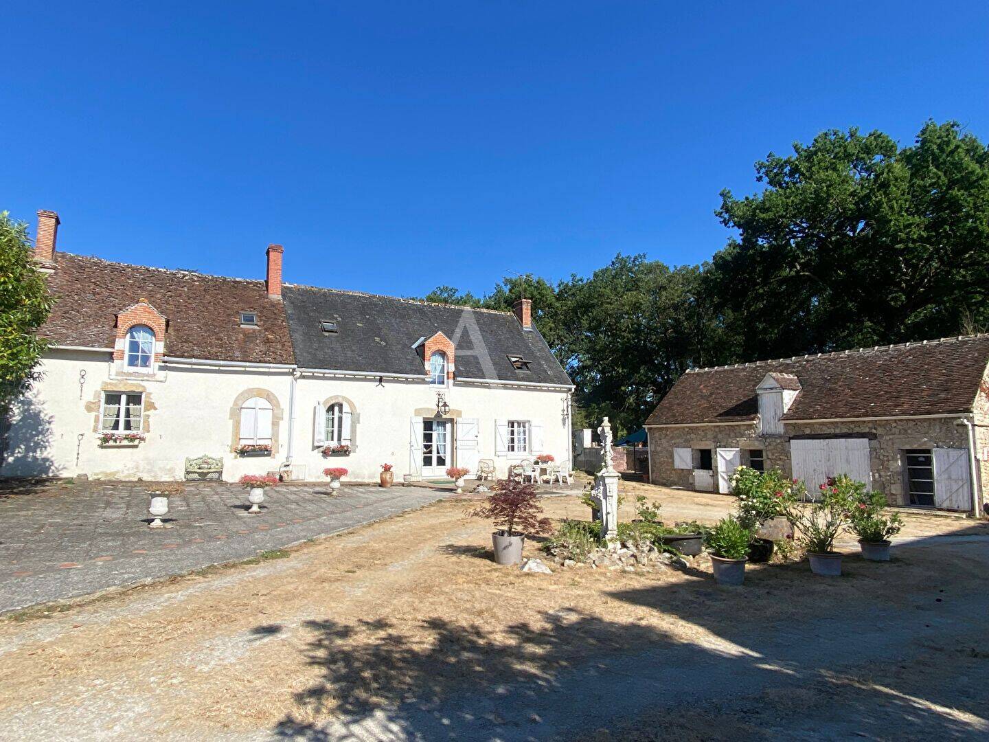 Maison 7 pièces 224 m² · à Sully-la-Chapelle · 224 m² · 369 500 €