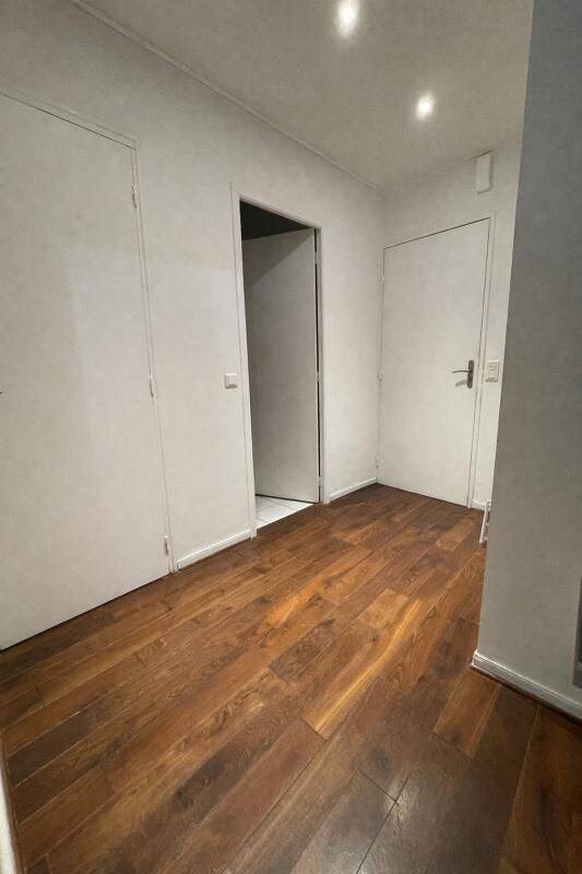 Appartement 2 pièces 76 m² · à Marseille 7ème Arrondissement · 76 m² · 1 100 €