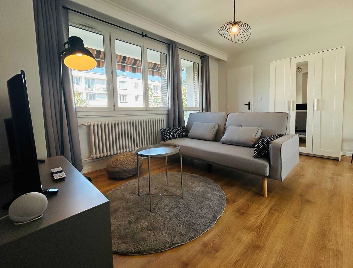4 pièces 67 m² · à Lyon 8ème Arrondissement · 66,9 m² · 530 €/mois