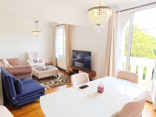 Appartement à vendre 250 000 € 4 pièces 2 chambres 56 m² Étage 5/5 Residentiel-Barre d'Ormesson Enghien-les-Bains 95880