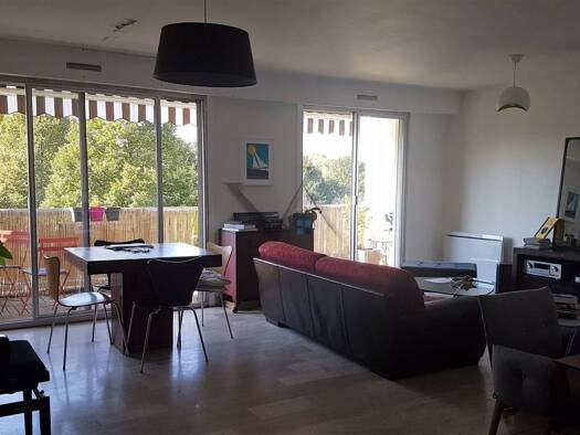 Appartement à louer 830 € 3 pièces 2 chambres 92 m² 2ème étage Alexis-Montlouis Montélimar 26200