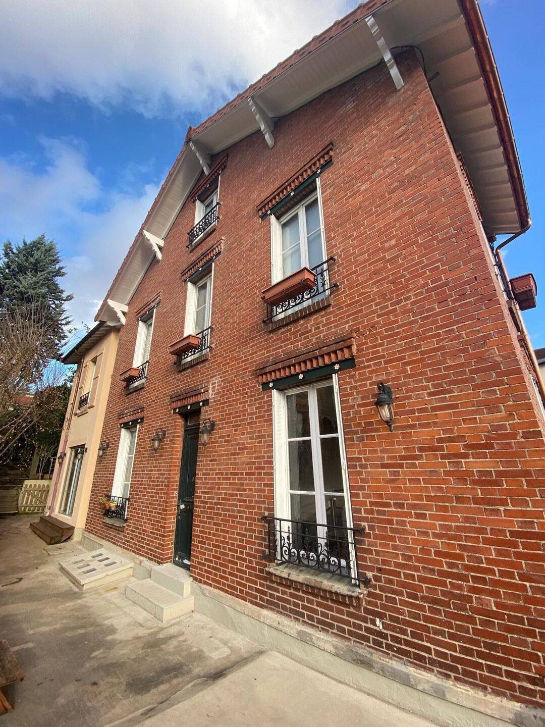 Maison 6 pièces 160 m² · à Sèvres · 160 m² · 3 950 €/mois