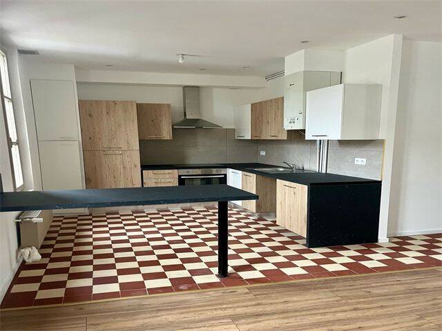 Appartement 3 pièces 77 m² · à Saint-Étienne · 77,1 m² · 722 €
