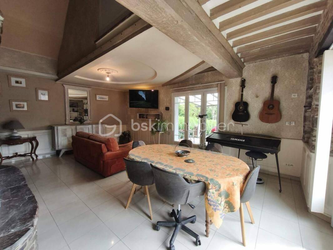Maison 7 pièces 175 m² · à La Barre-de-Semilly · 175,5 m² · 276 000 €