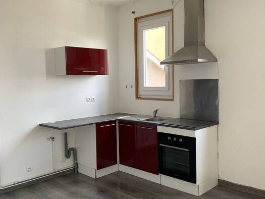 Appartement à louer 550 € 1 pièce 32 m² Étage 1/1 disponible dès maintenant Leon Blum-La Raye Dieu Clermont-Ferrand 63000