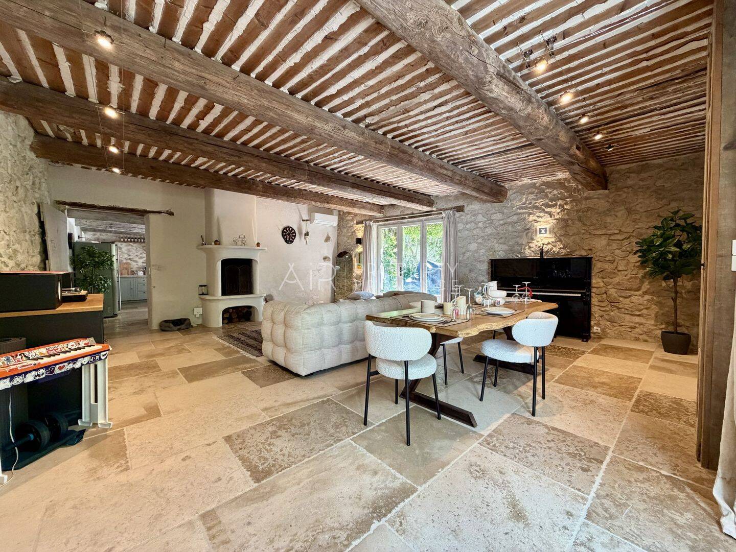 Maison 5 pièces 164 m² · à Mérindol · 163,5 m² · 561 750 €