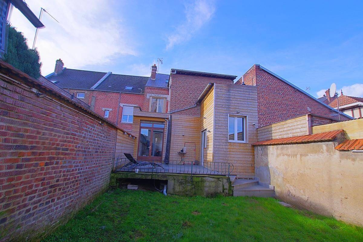 Maison 6 pièces 181 m² · à Ham · 180,6 m² · 155 000 €