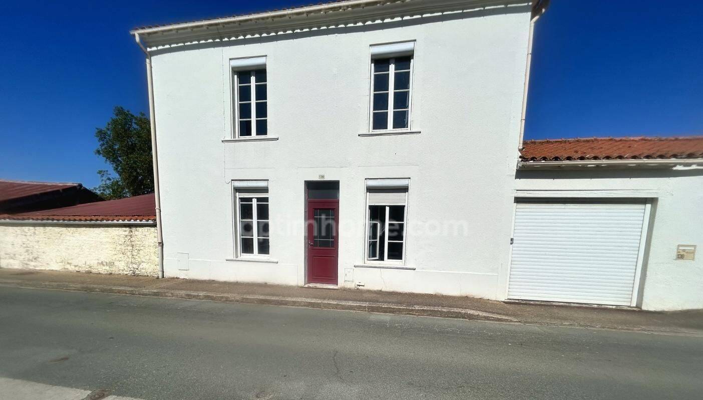 Maison 6 pièces 191 m² · à Saint-Jean-d'Hermine · 191 m² · 184 000 €