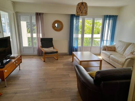 Studio à louer 370 € 1 pièce 11 m² Le Bourg sous la Roche-Coteau La Roche-sur-Yon 85000