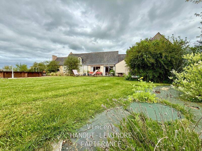 Maison 8 pièces 152 m² · à Soulaire-Et-Bourg · 152 m² · 349 500 €