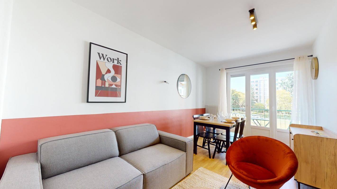 5 pièces 87 m² · à Villeurbanne · 87 m² · 590 €