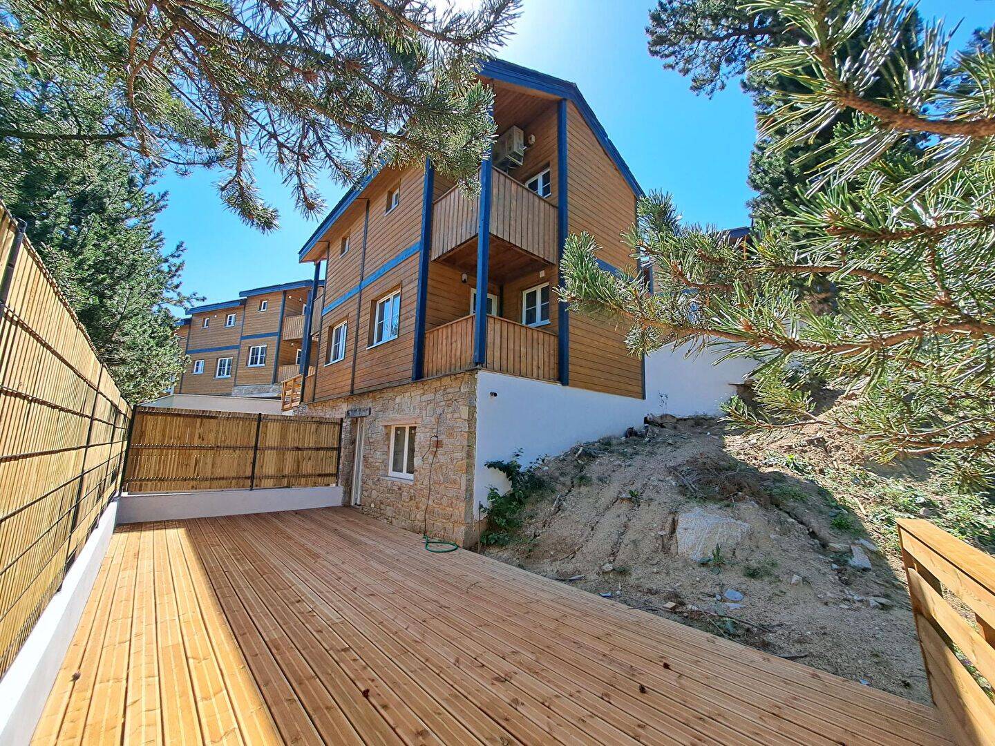 Maison 4 pièces 77 m² · à Les Angles · 77 m² · 389 000 €