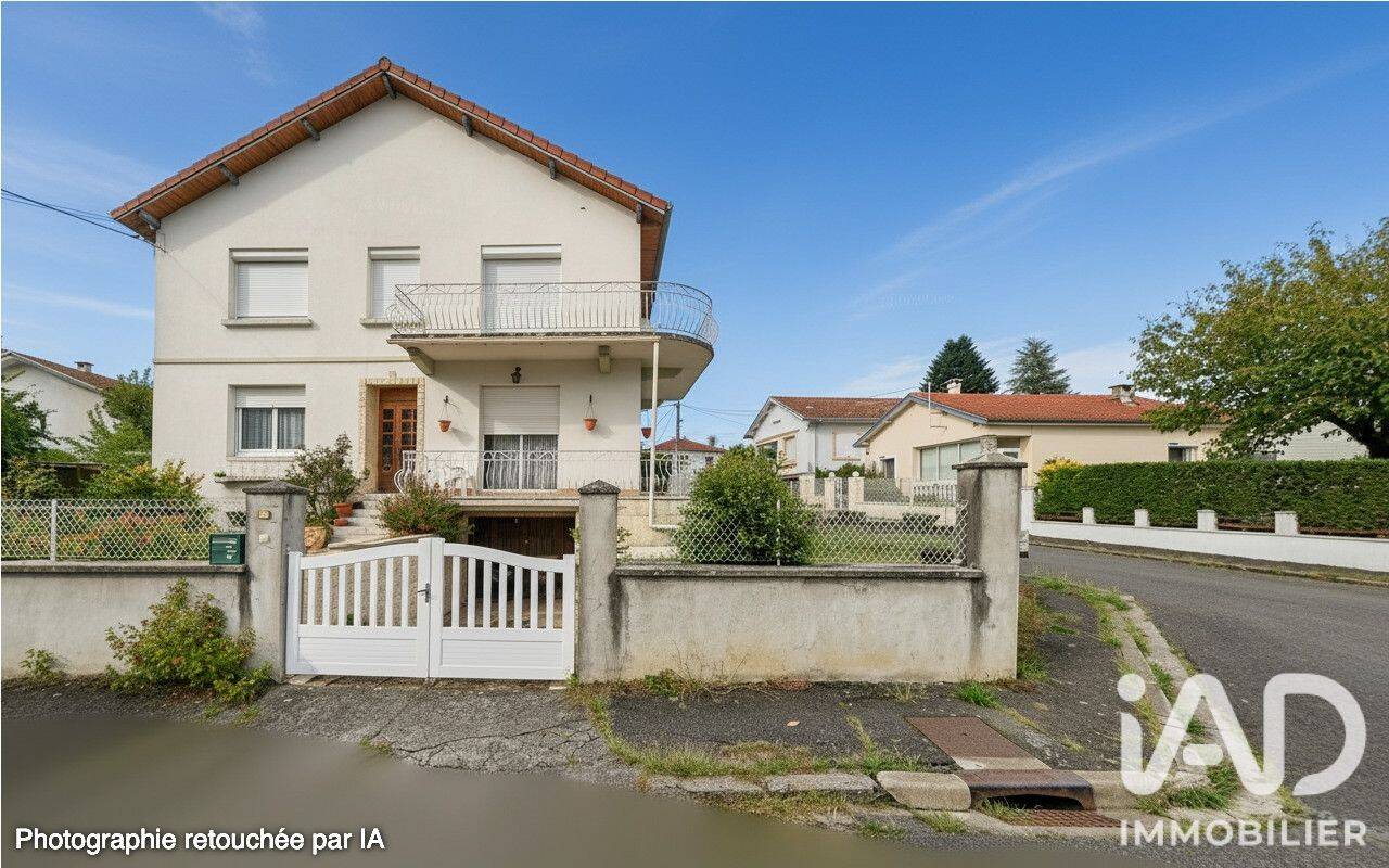 Maison 8 pièces 177 m² · à Lourdes · 177 m² · 179 000 €