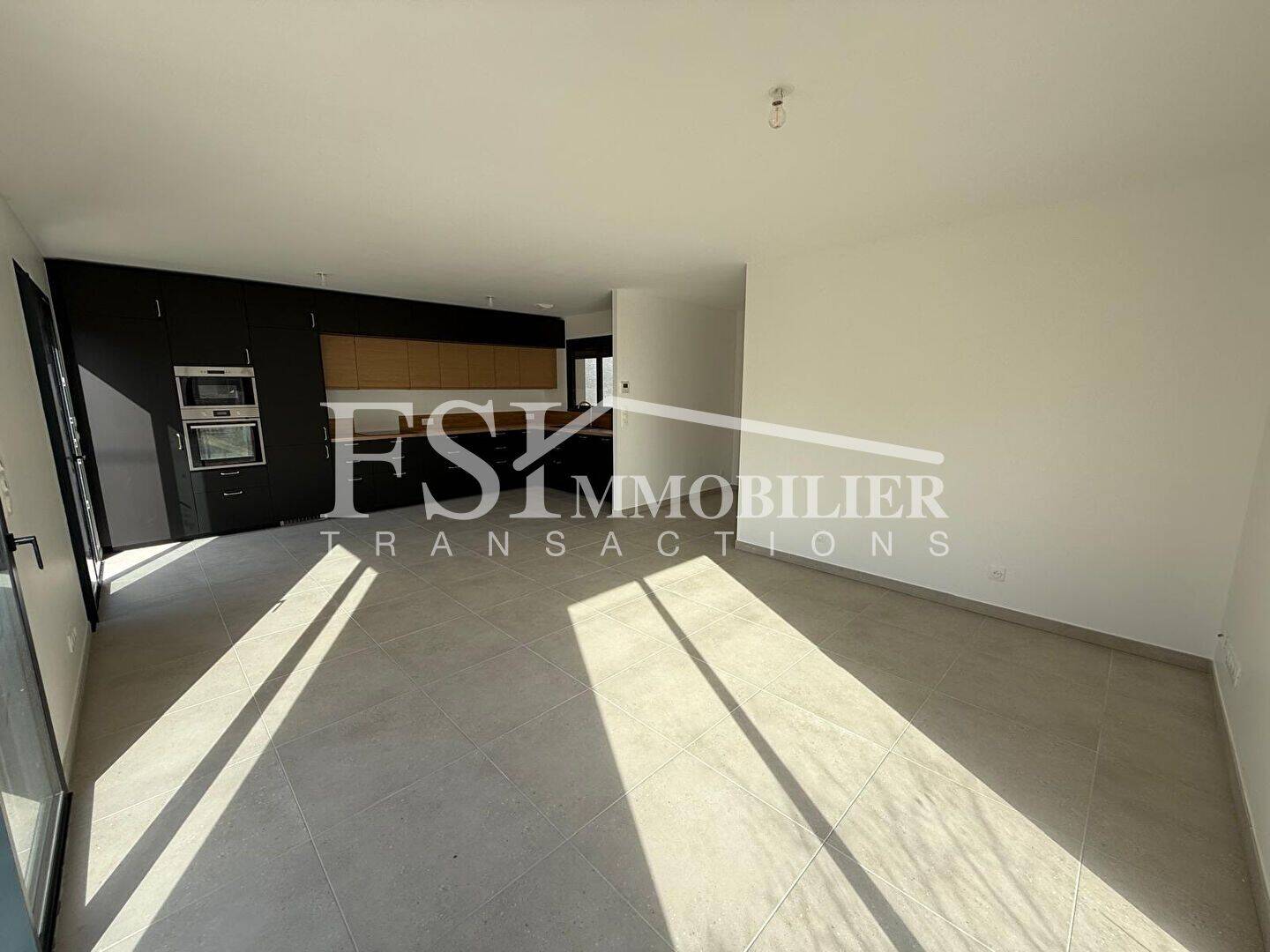 Maison 5 pièces 117 m² · à Le Plessis-Bouchard · 116,5 m² · 1 950 €