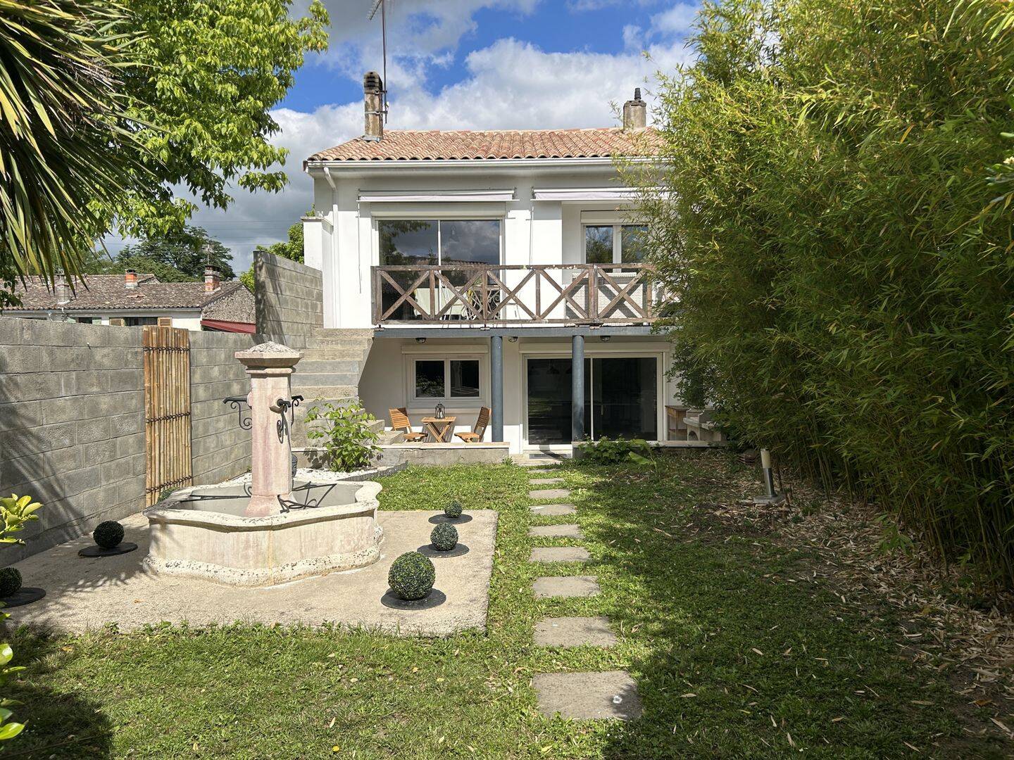 Maison 3 pièces 105 m² · à Sauveterre-de-Guyenne · 105,3 m² · 196 000 €