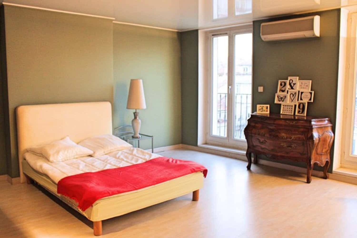 1 pièce 15 m² · à Marseille 6ème Arrondissement · 15 m² · 677 €/mois