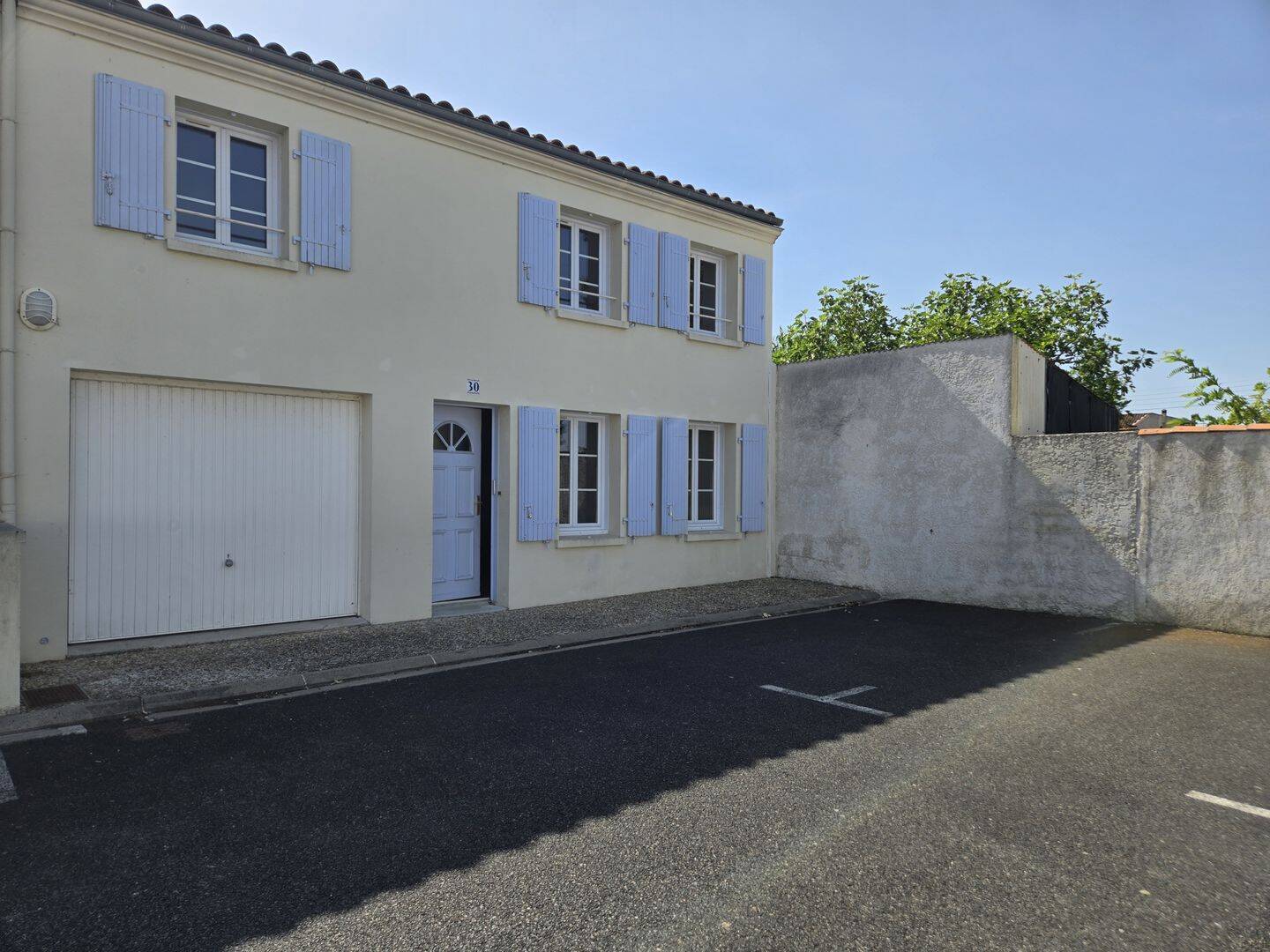 Maison 5 pièces 108 m² · à Rochefort · 108,1 m² · 250 000 €