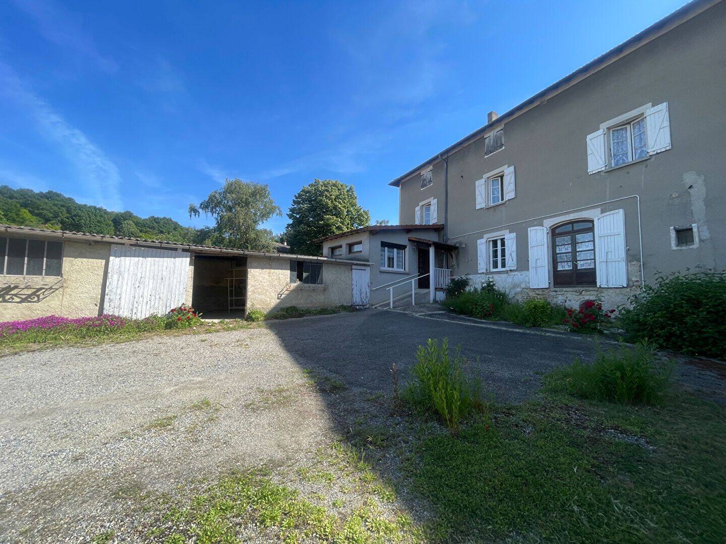 Maison 6 pièces 168 m² · à Les Côtes-d'Arey · 168,4 m² · 199 000 €