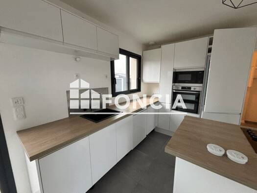 Maison à louer 1 338 € 4 pièces 3 chambres 85,6 m² Houdan 78550