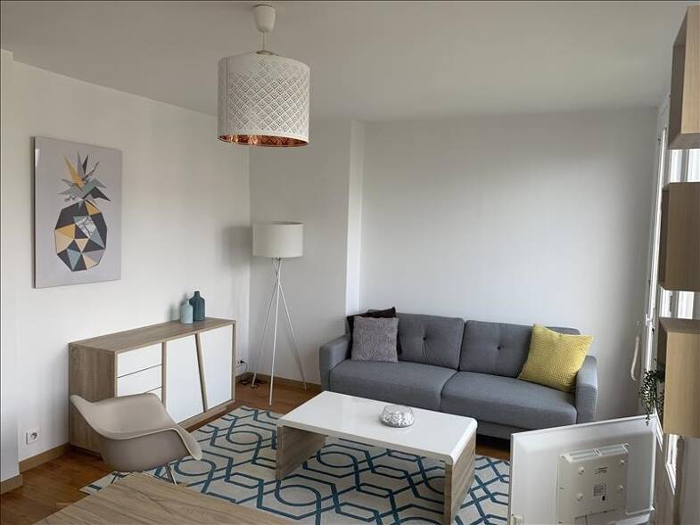 Appartement à louer 1 125 € 2 pièces 1 chambre 41 m² 3ème étage Charentonneau Maisons-Alfort 94700