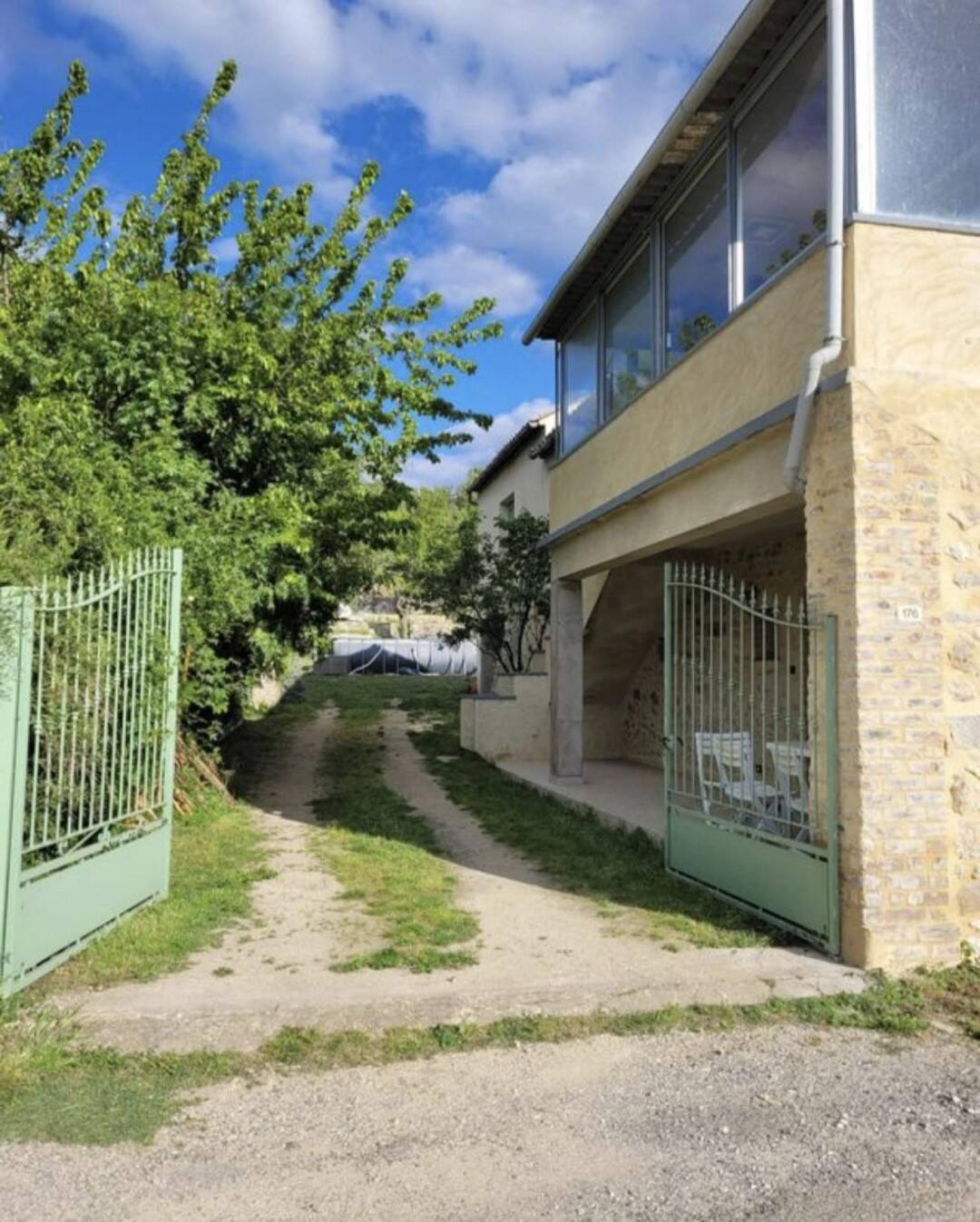 Maison 7 pièces 159 m² · à Allègre-les-Fumades · 159 m² · 220 000 €