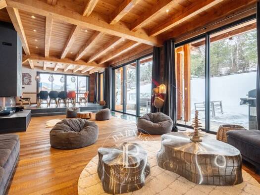 Chalet à vendre 3 480 000 € 12 pièces 8 chambres 430 m² 815 m² de terrain La Salle-les-Alpes 05240