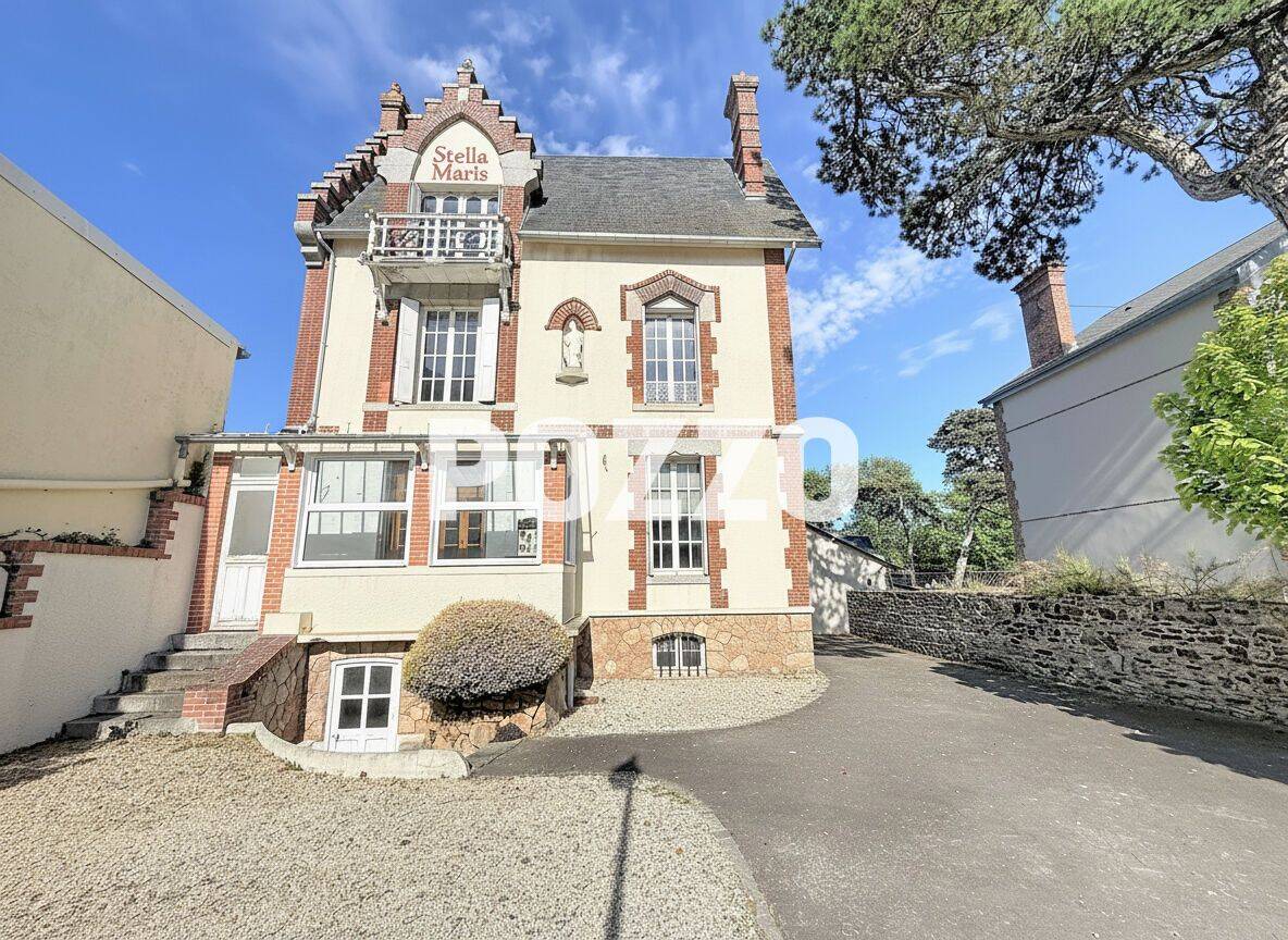 Maison 10 pièces 219 m² · à Granville · 219 m² · 698 000 €