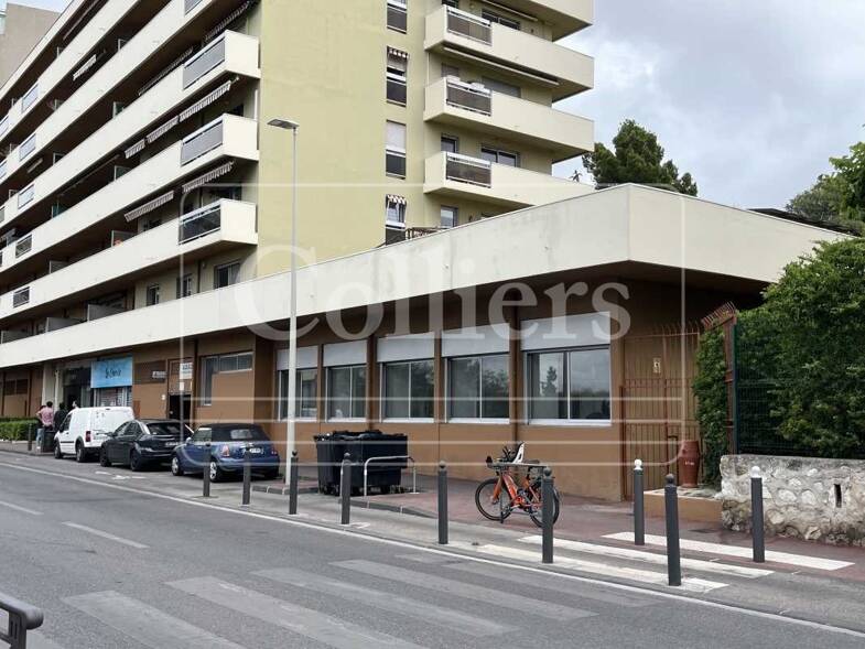 Espace bureau à vendre 500 000 € 215 m² de bureaux divisible de 215 m² à 215 m² Les Chutes Lavies Marseille 4ème 13004
