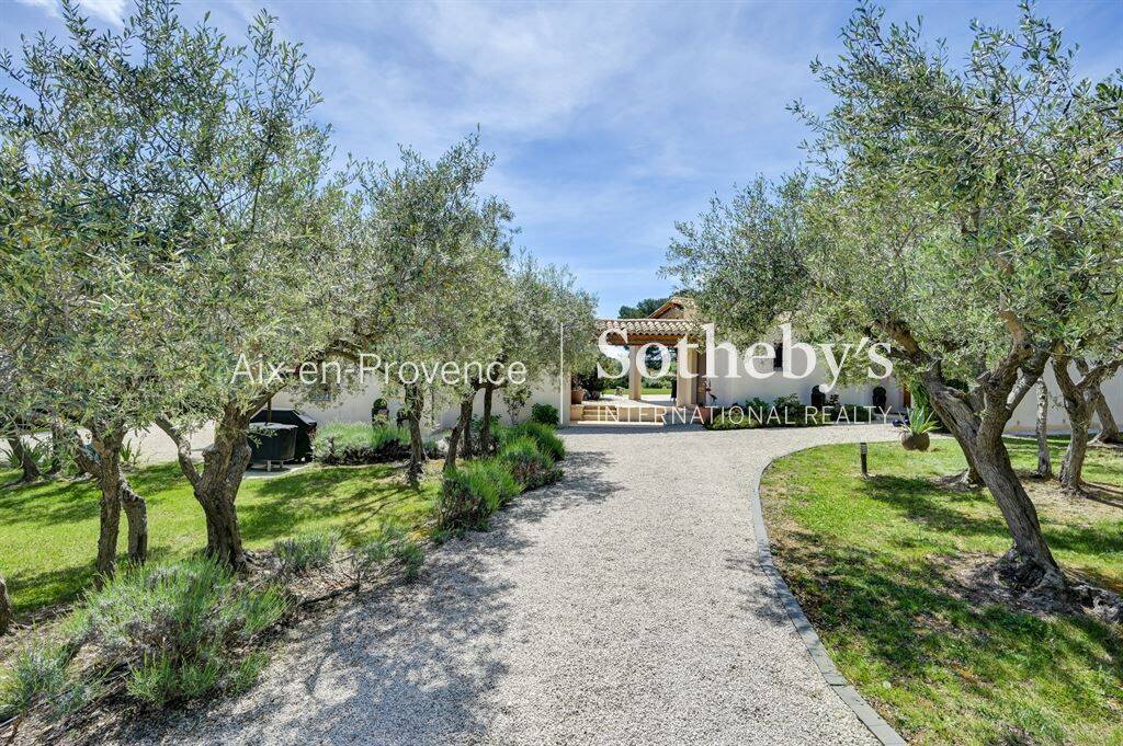 Maison 8 pièces 230 m² · à Éguilles · 230 m² · 2 362 000 €
