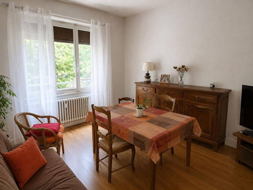 Appartement 3 pièces 76 m² · à Roanne · 76 m² · 85 000 €