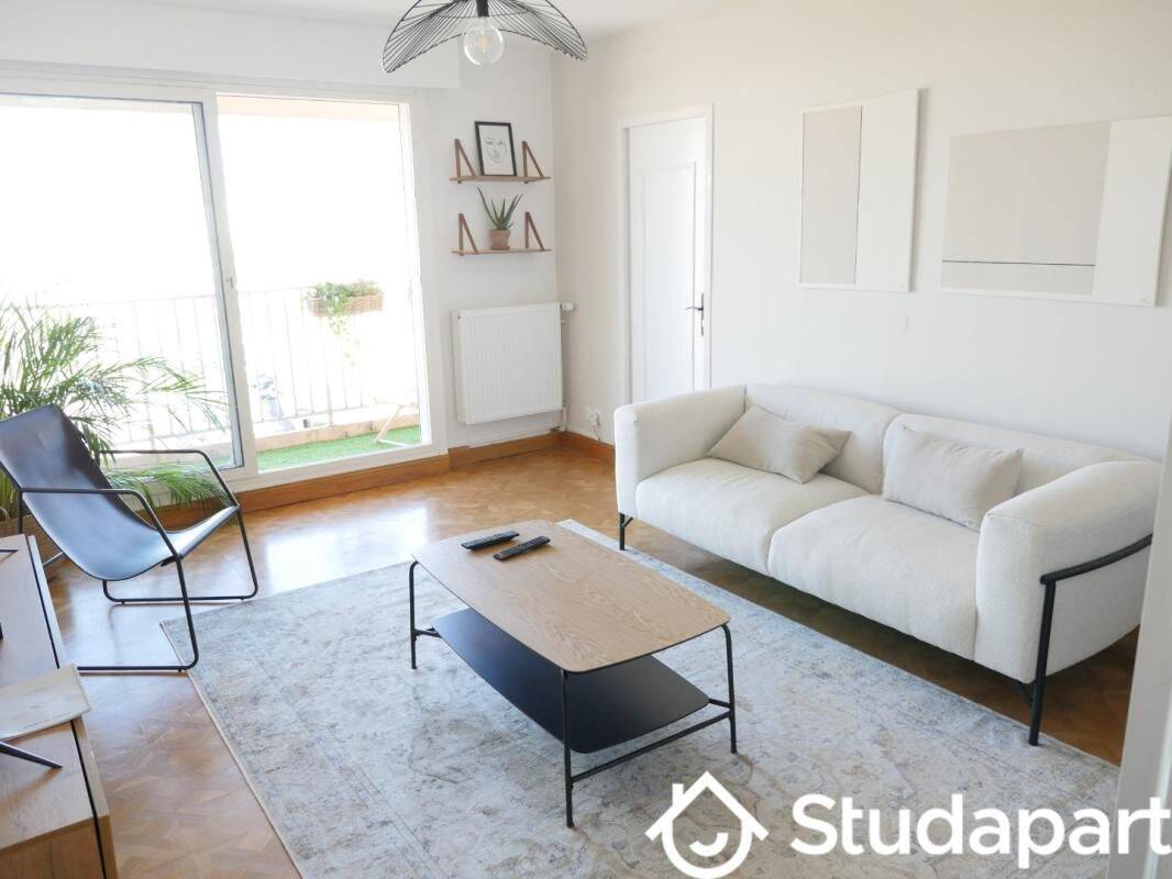 1 pièce 10 m² · à Vénissieux · 10 m² · 600 €/mois